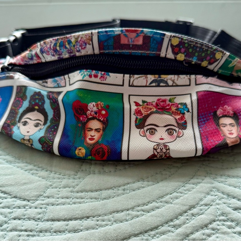 Frida Fanny Waist Bag NWOT - Picture 3 of 4